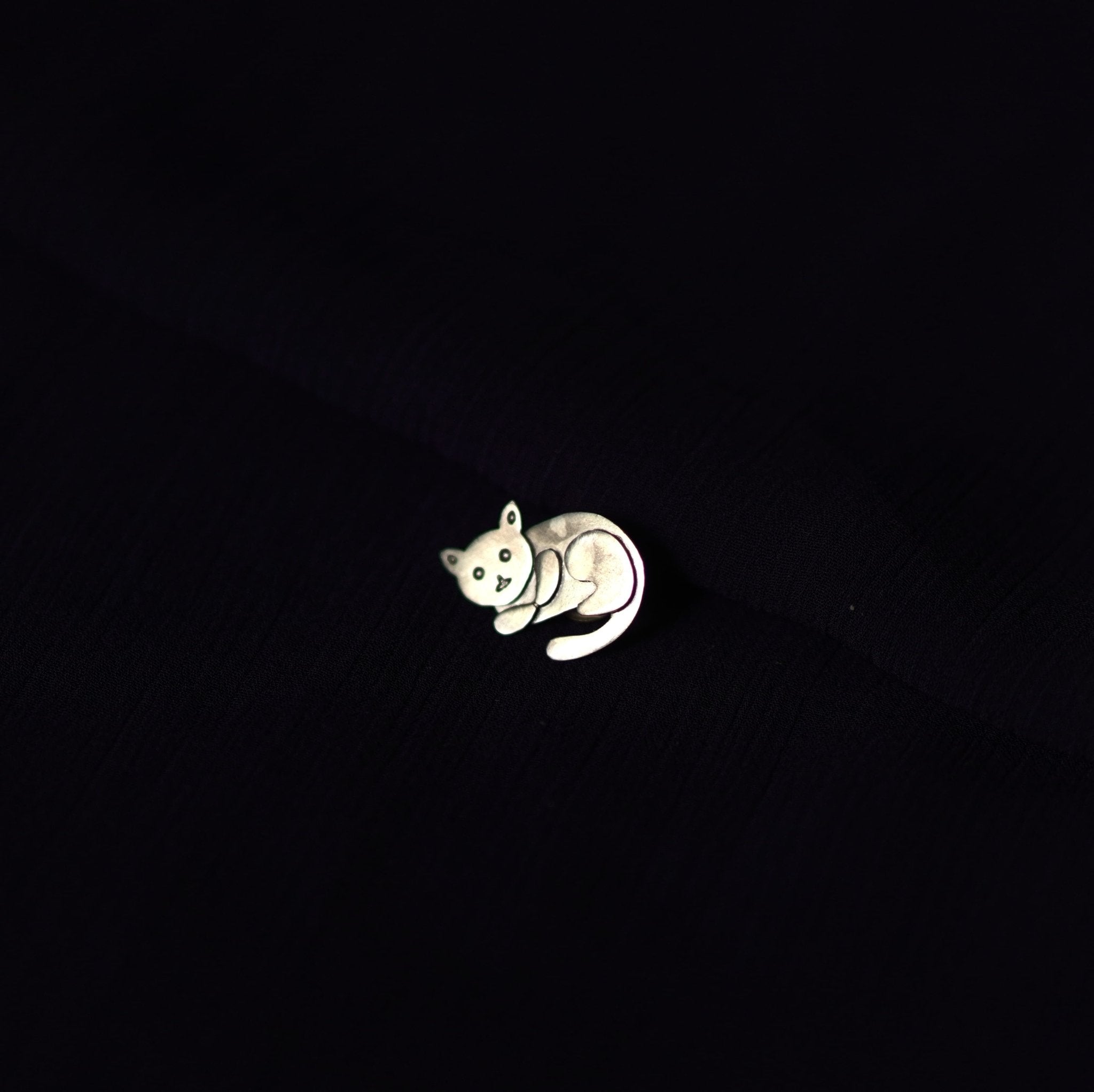 Cat Silver Pin – Movable Head - Quirksmith