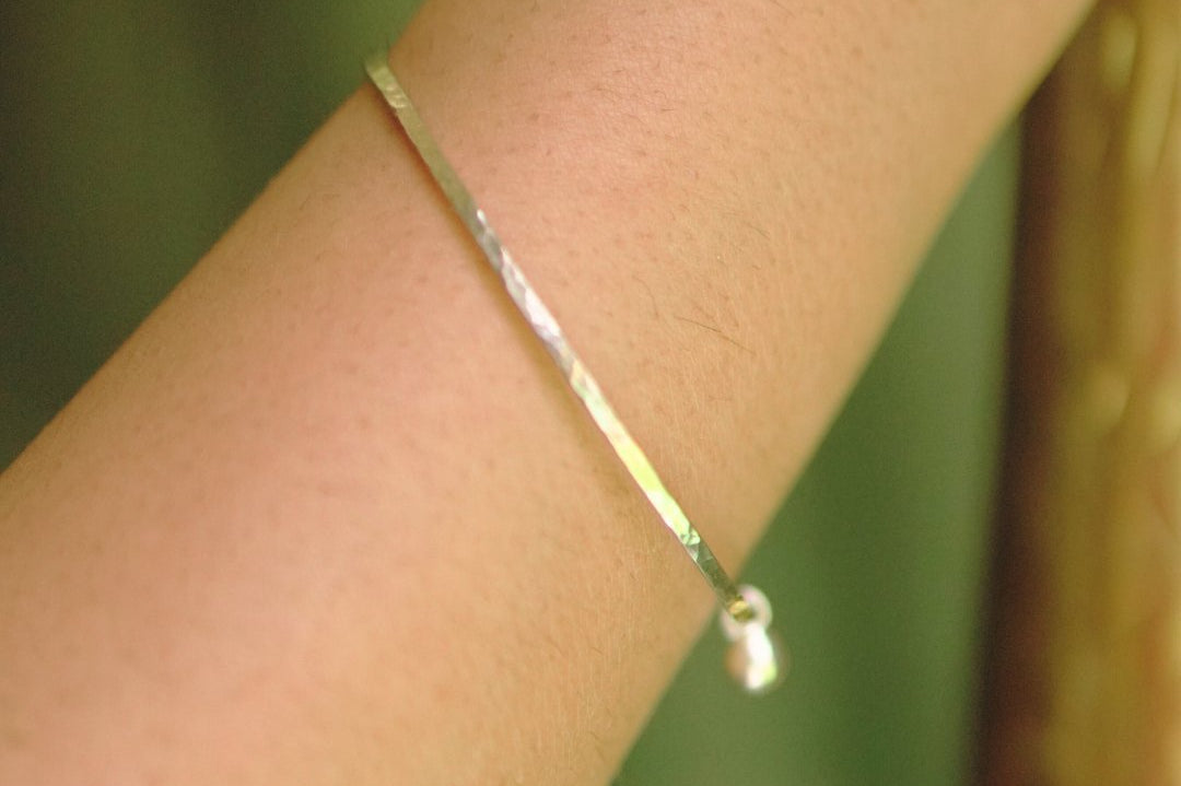 Minimalist bangle - Small to Medium - Quirksmith