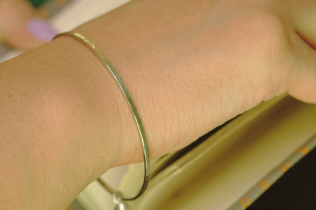 Minimalist bangle - Small to Medium - Quirksmith
