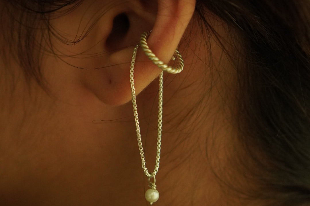 Minimalist Drop Earclip - Quirksmith