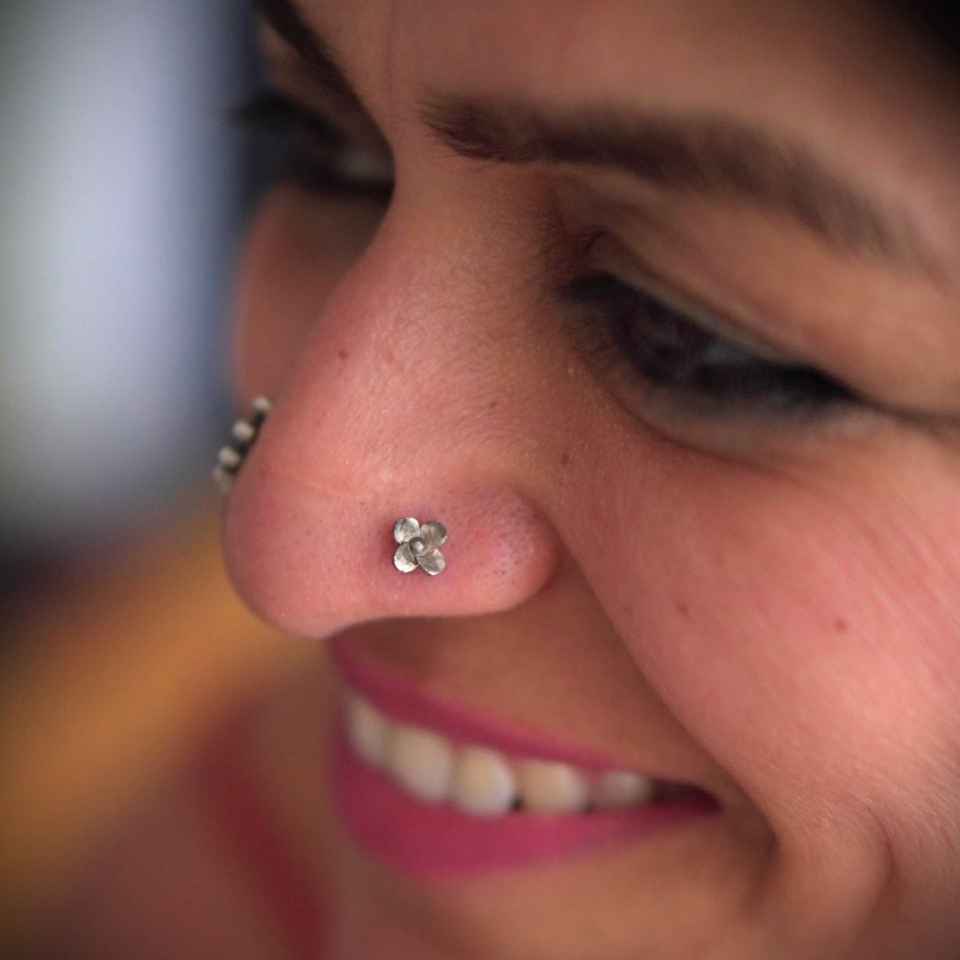 Tiny flower nose pin Flower nose stud for daily wear-Traditional flower nose pin design