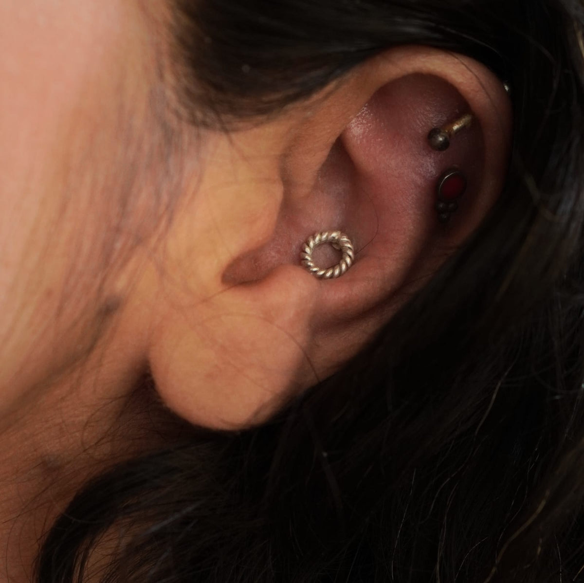Twisted Circle Nosepin Stud-Wire - Quirksmith
