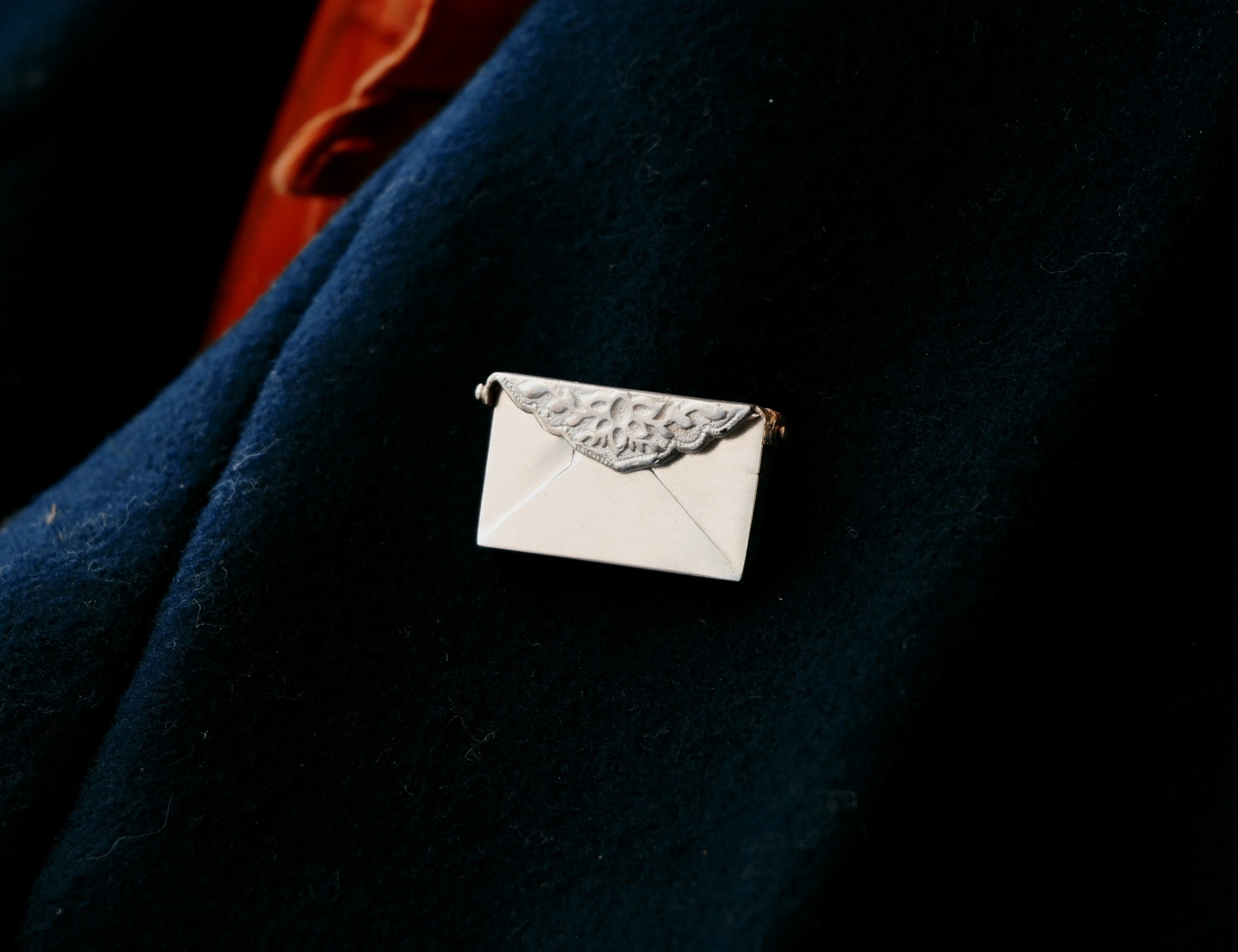 Elevate your valentines gifts with Quirksmith's Lifafa Brooch, handcrafted in 92.5 Silver; the best present for couples.