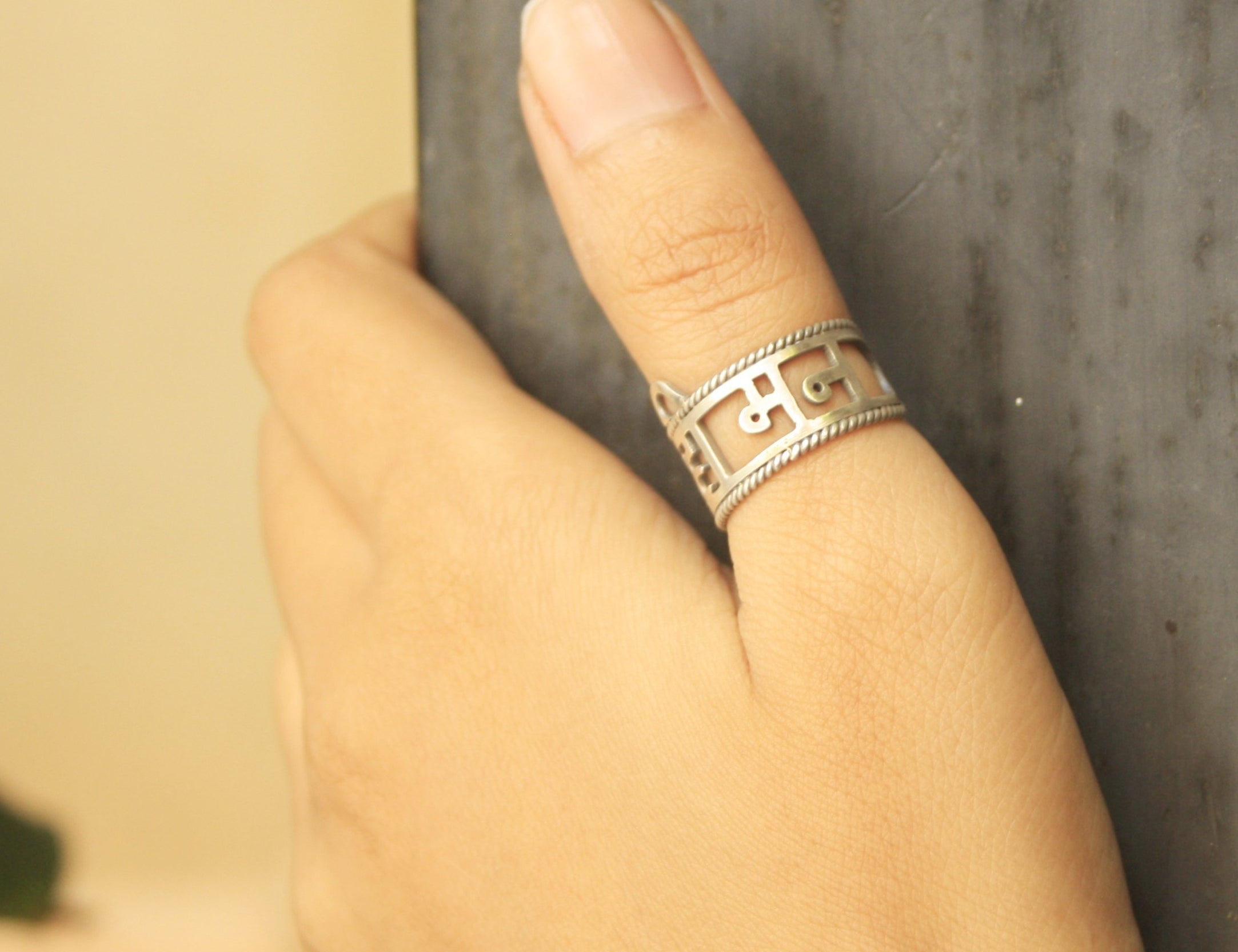 Explore the Quirksmith Vidrohi Man Thumb Ring - As seen on Shark Tank India Season 3. Handcrafted in 92.5 silver.