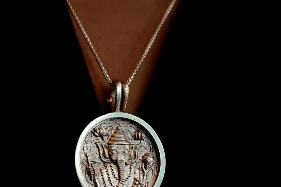 Ganesh Coin Pendant - Ganesh Coin + Pendant case - Quirksmith