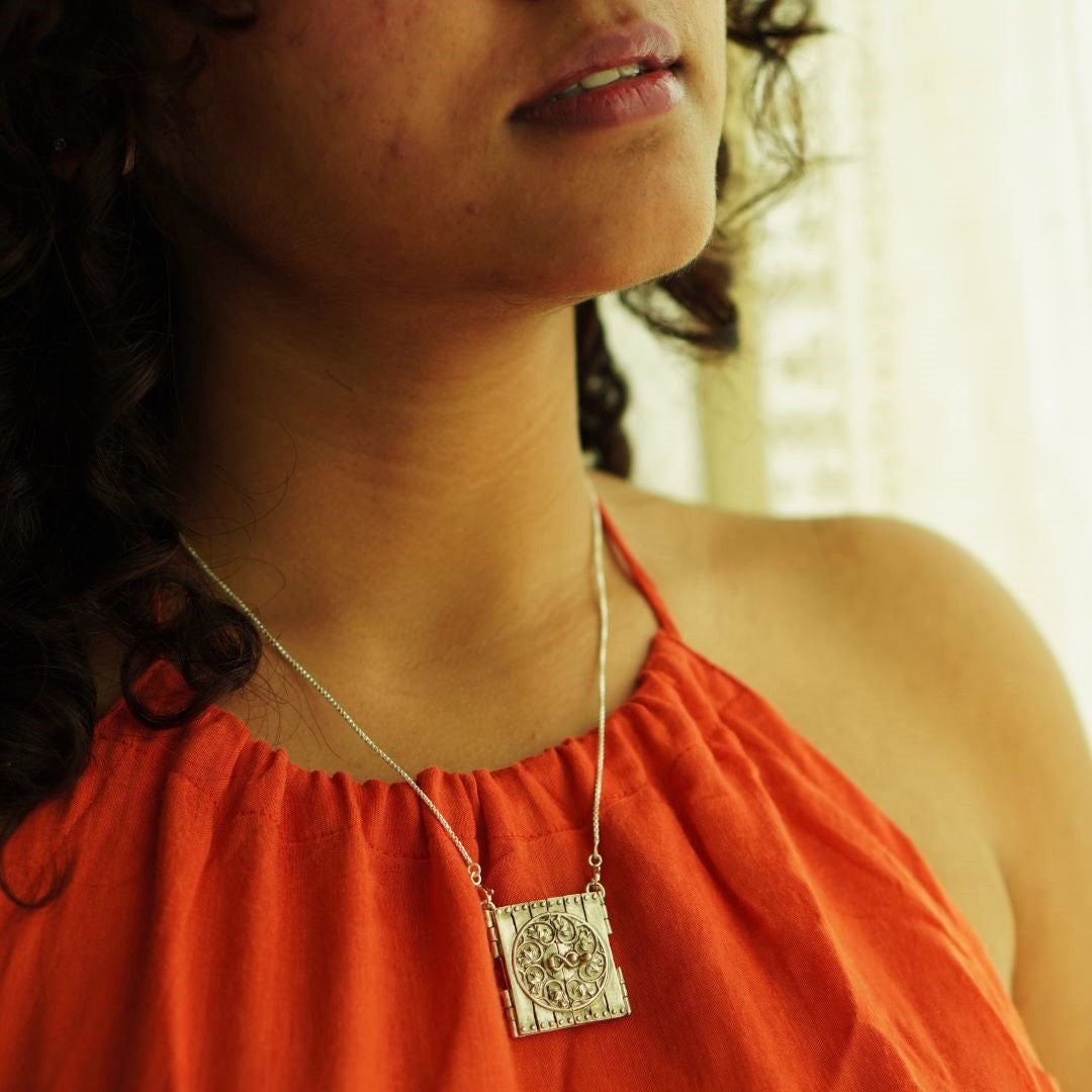 Quirksmith Dwaar Detachable Pendant – Personalized Name Pendant, Handcrafted in 92.5 Silver