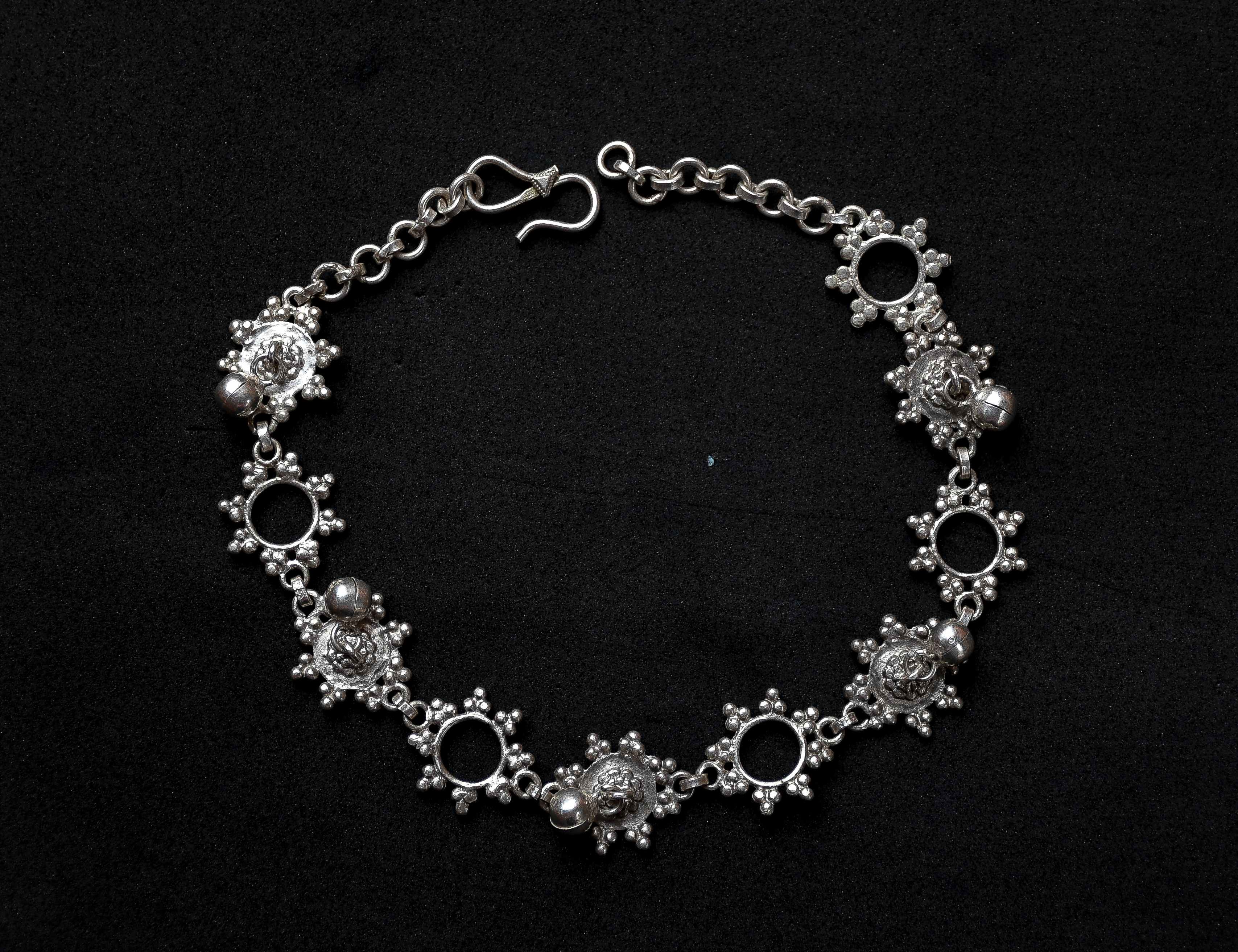 Elevate Your Style with Quirksmith Toran Anklet – Handcrafted 92.5 Silver Anklet Design