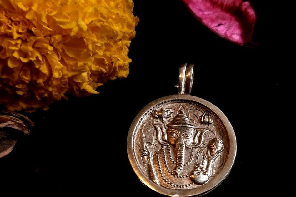 Ganesh Coin Pendant - Ganesh Coin + Pendant case - Quirksmith