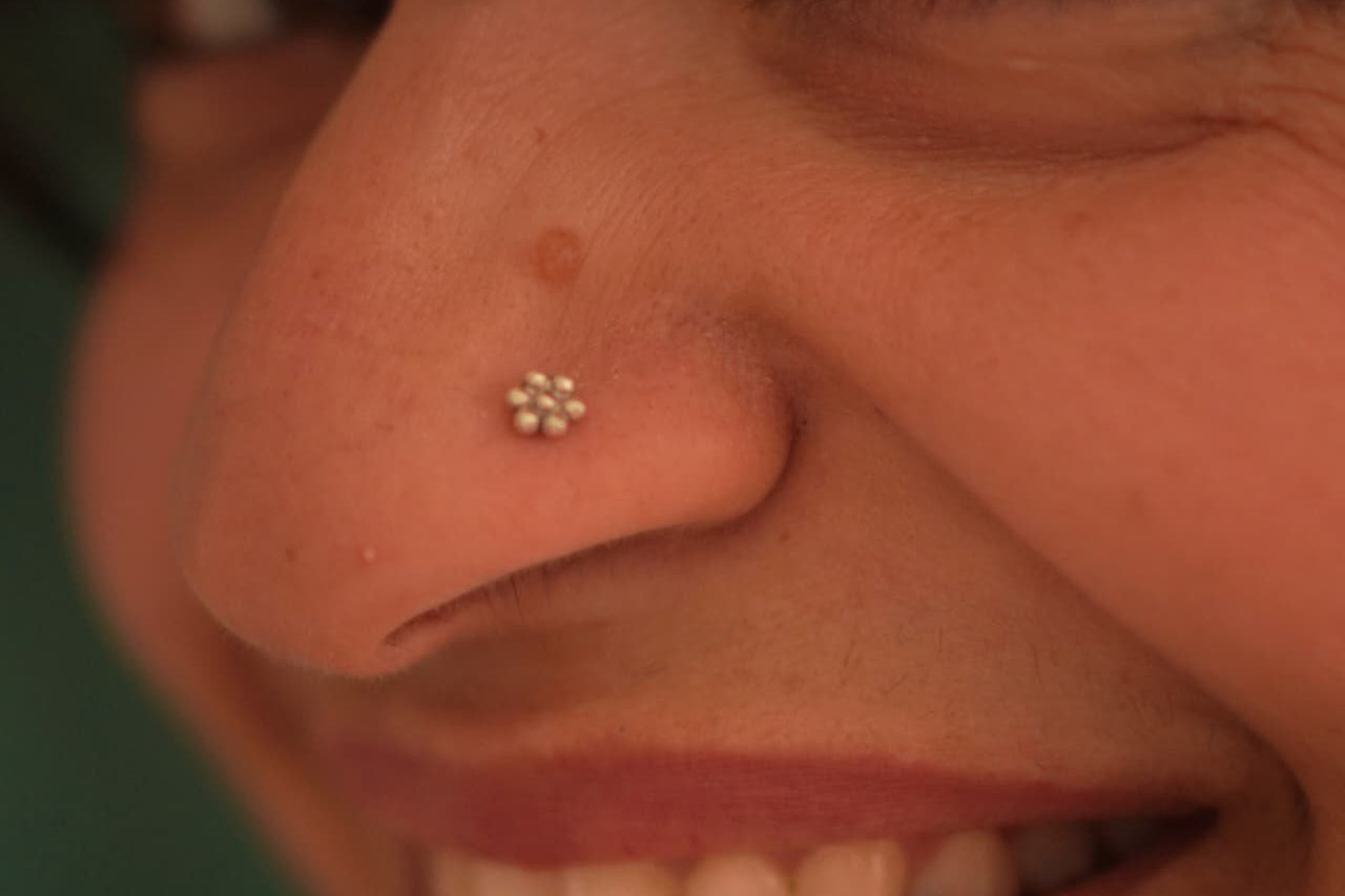 Bloom Dot Nosepin Stud - Wire - Quirksmith