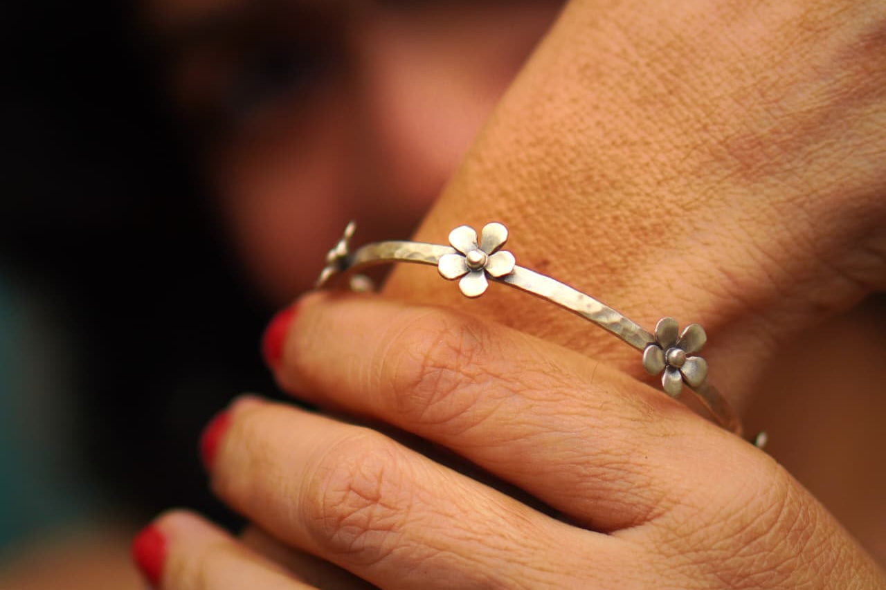 Buttercup Flower Bangle - Single - Quirksmith