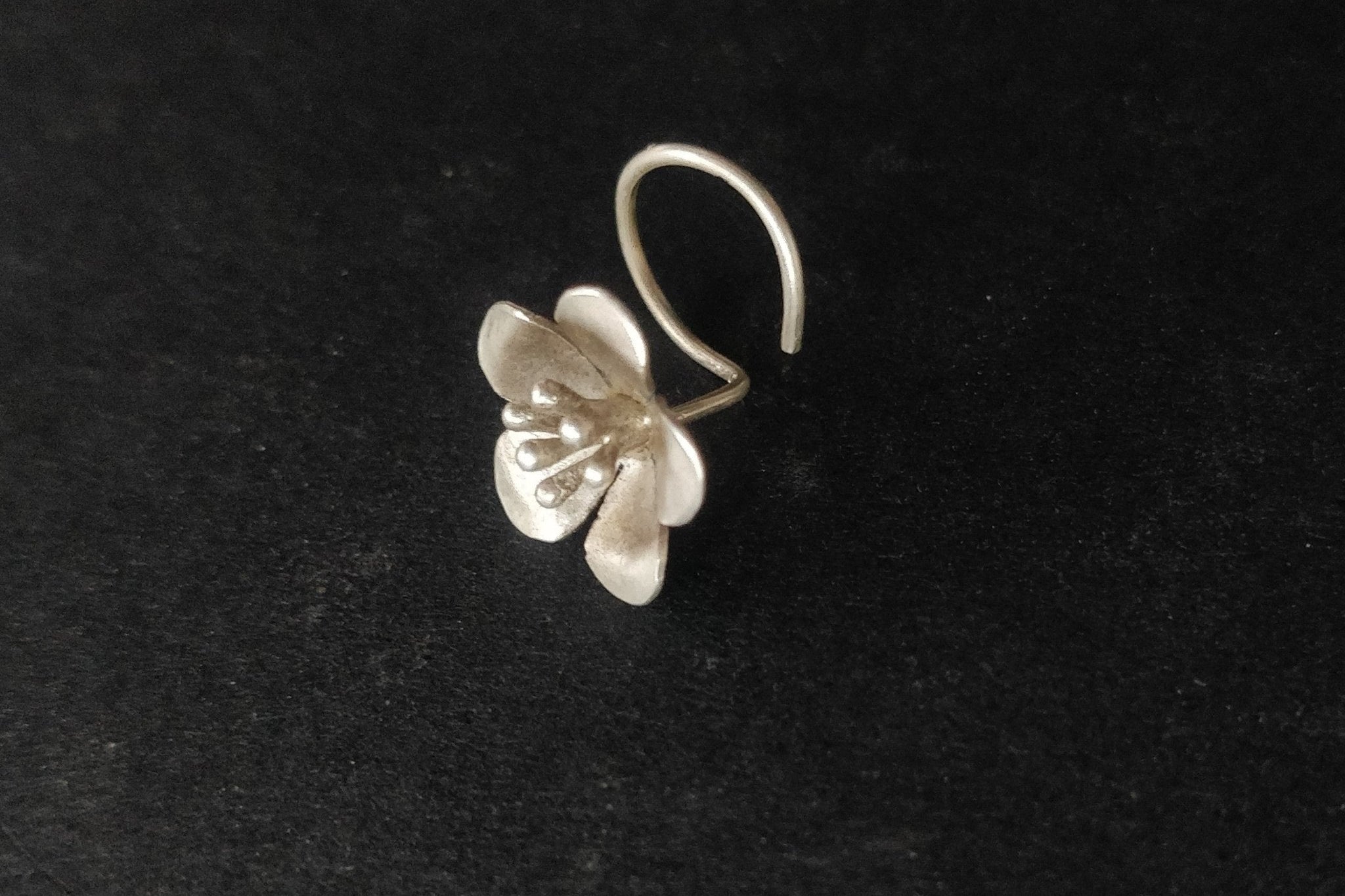 Buttercup Flower Nosepin - Wire - Quirksmith
