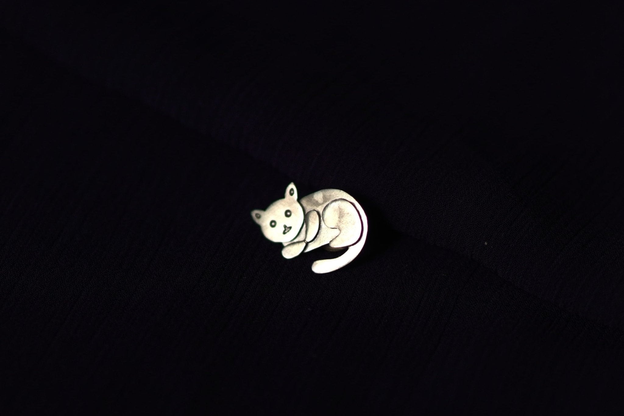 Cat Silver Pin – Movable Head - Quirksmith