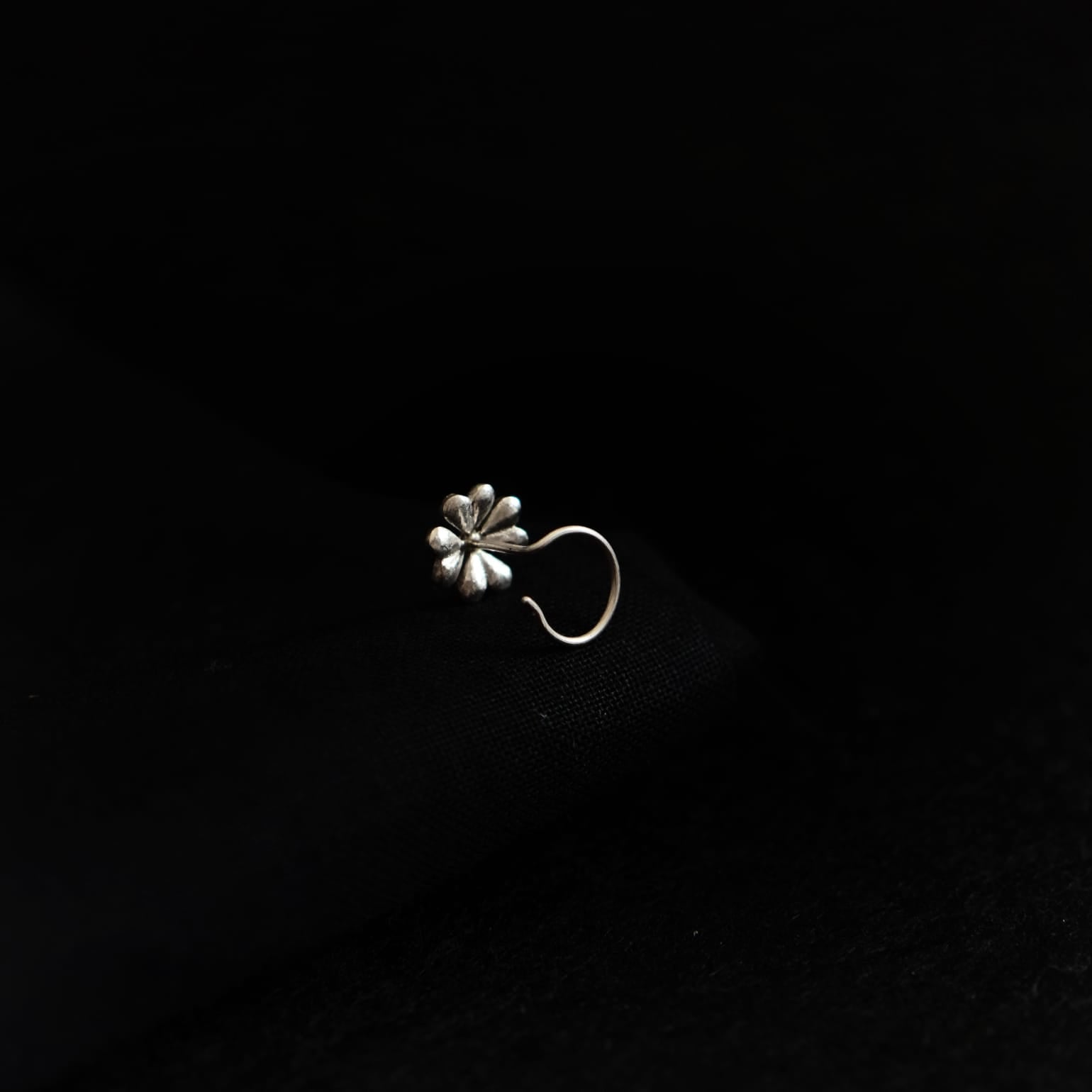 Clover Nosepin-Wire - Quirksmith