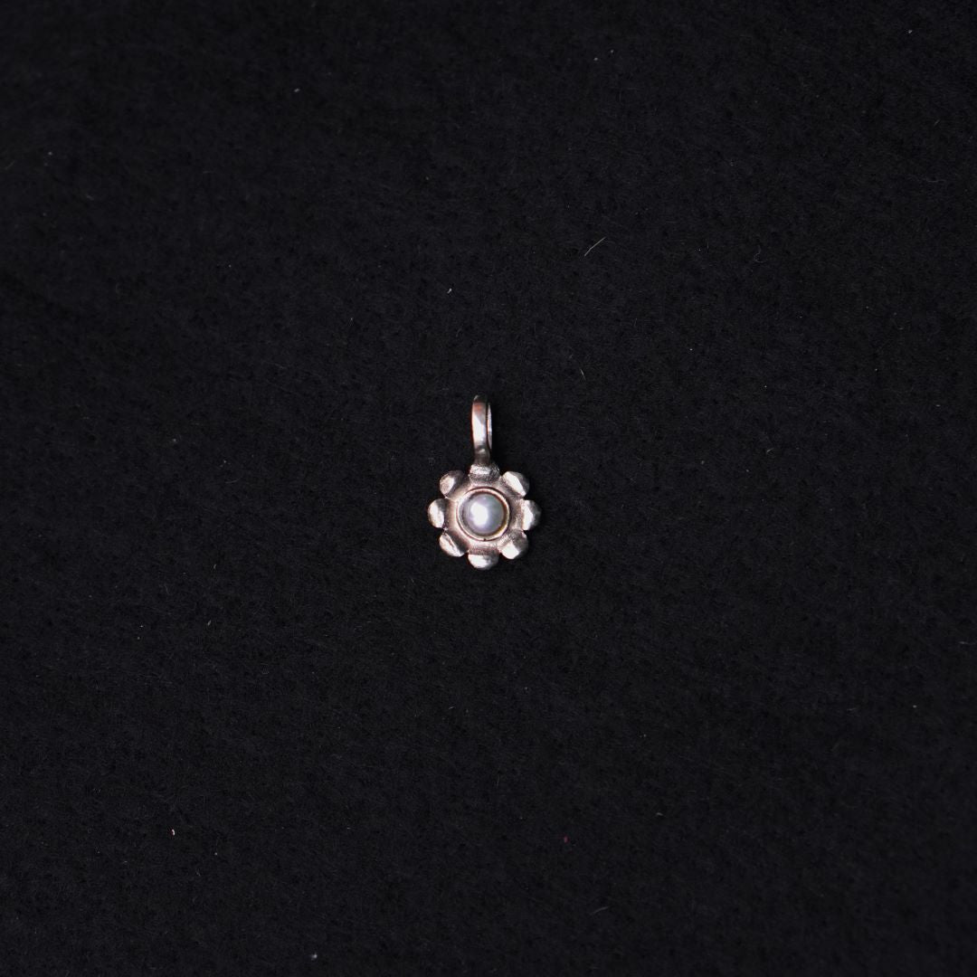 Daisy Pendant - Quirksmith