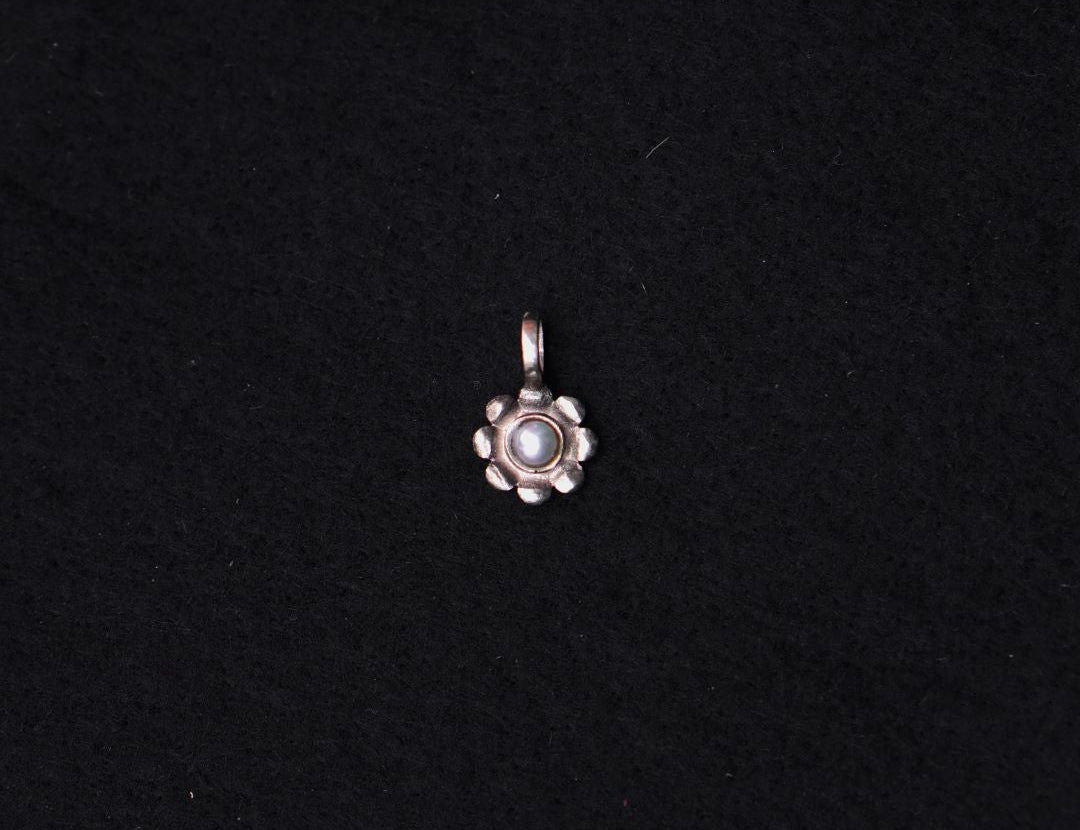 Daisy Pendant - Quirksmith