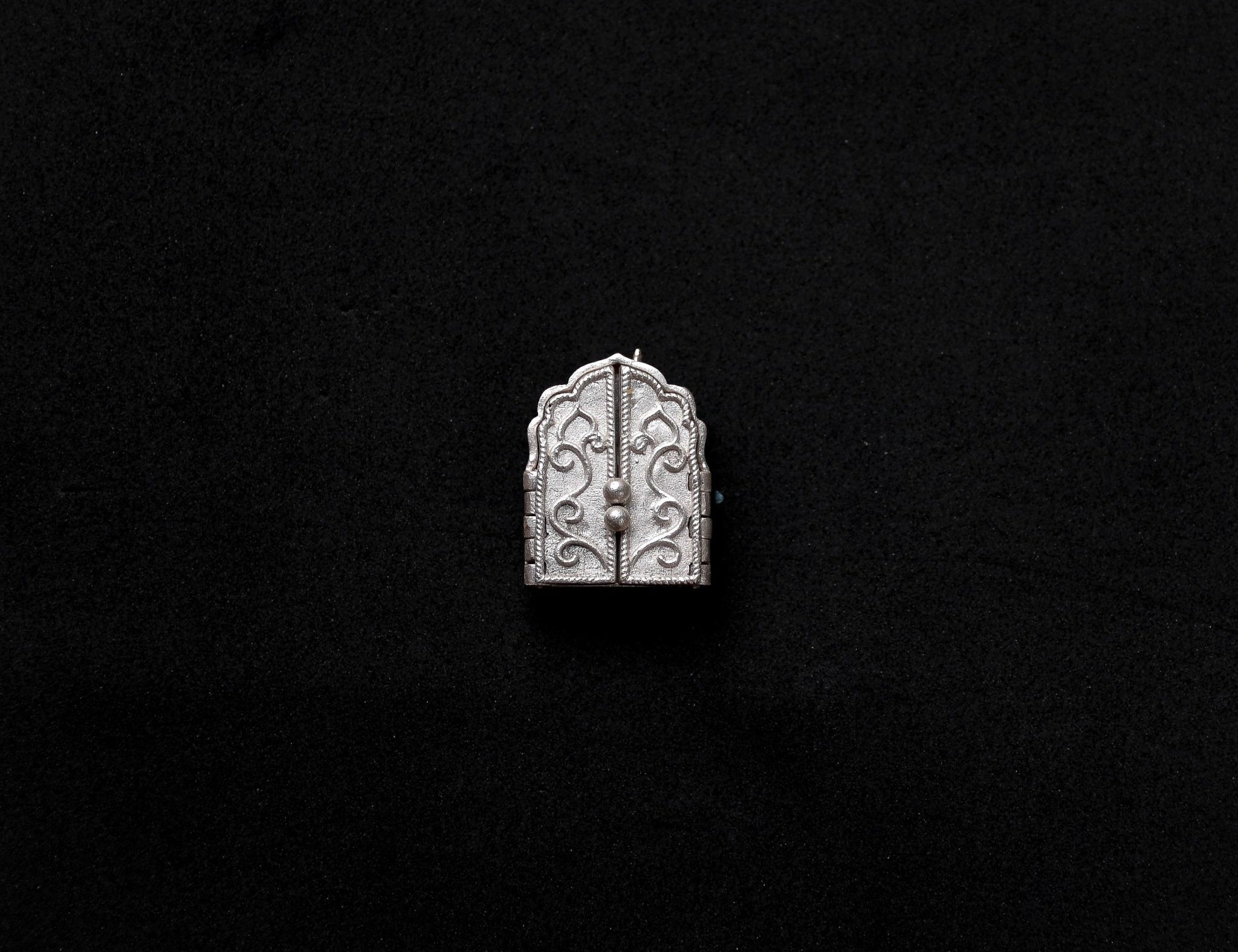 Darwaaza Brooch - Quirksmith