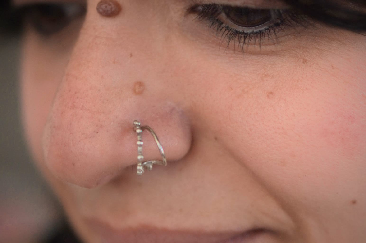 Double Hoop Nosepin Stud - Screw - Quirksmith