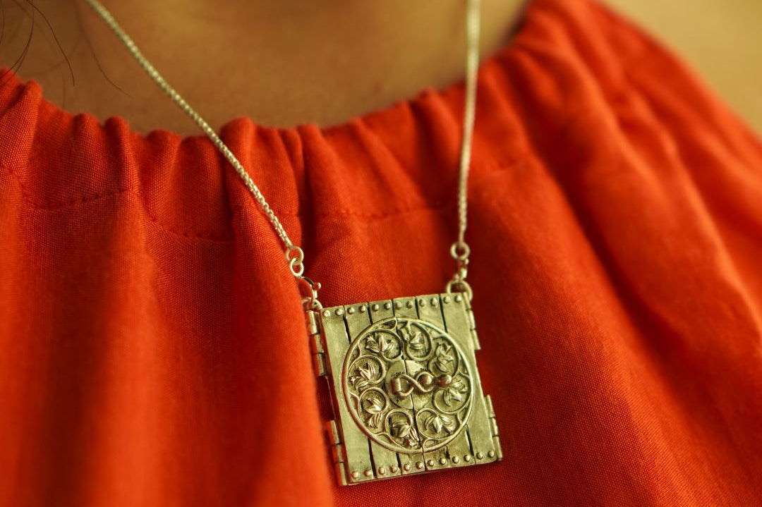 Dwaar Detachable Pendant - with Simple Silver Chain - 18 inch - Quirksmith