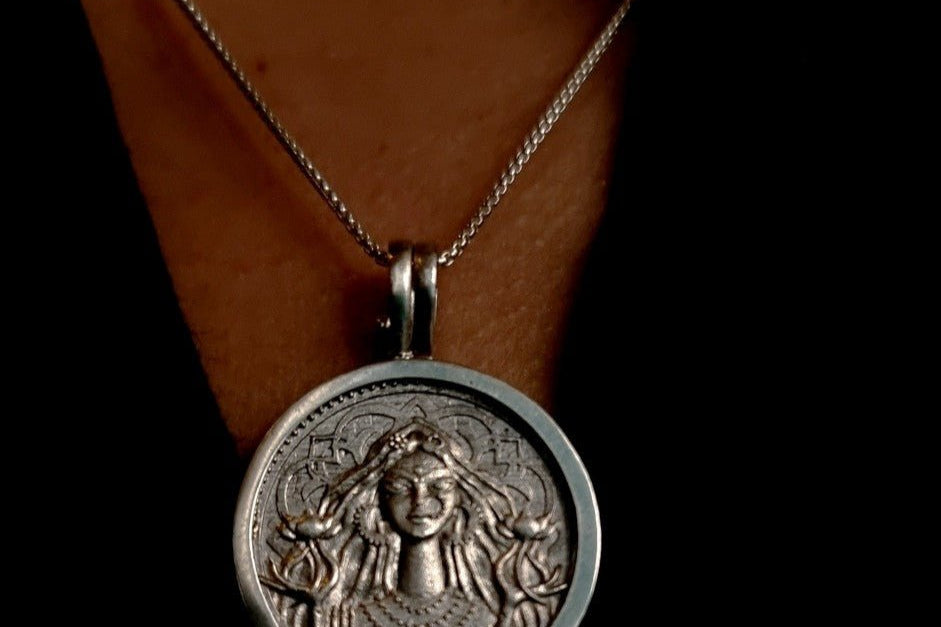 Lakshmi Coin Pendant - Lakshmi Coin + Pendant case - Quirksmith