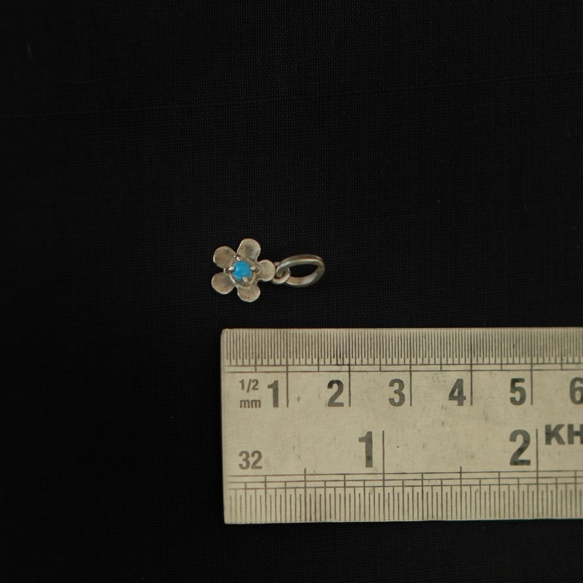 Floral Pendant Lumba - Quirksmith