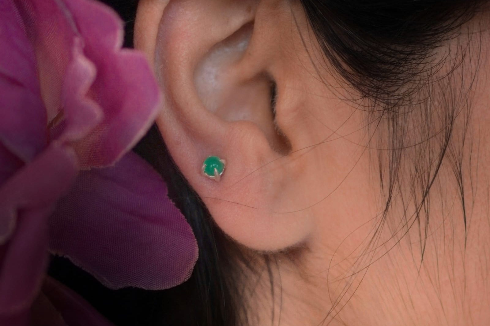 Green dot Nosepin Stud - Wire - Quirksmith