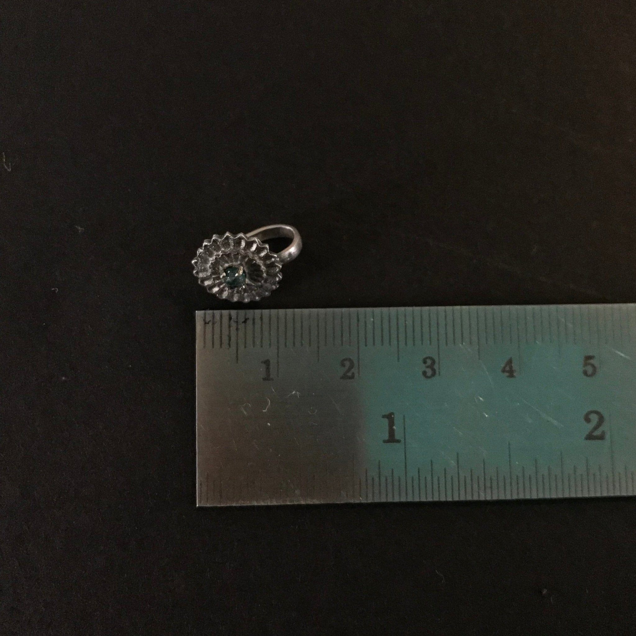 Gul Nosepin - Clipon - Quirksmith