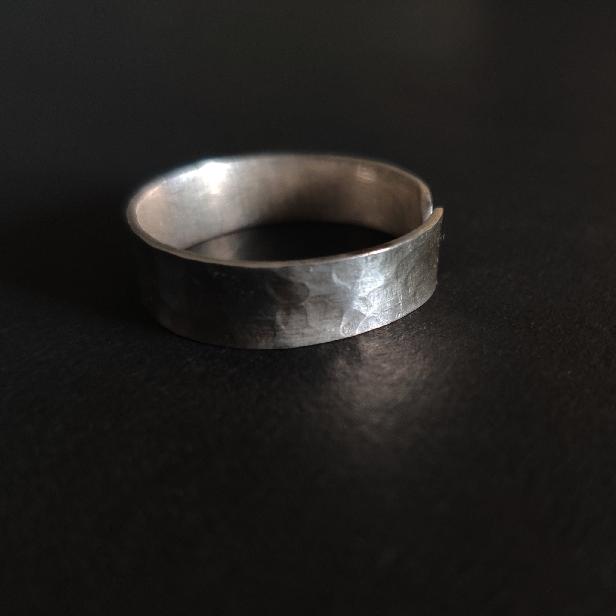 Hammered Finish Big Toe Ring - Single Piece - Quirksmith