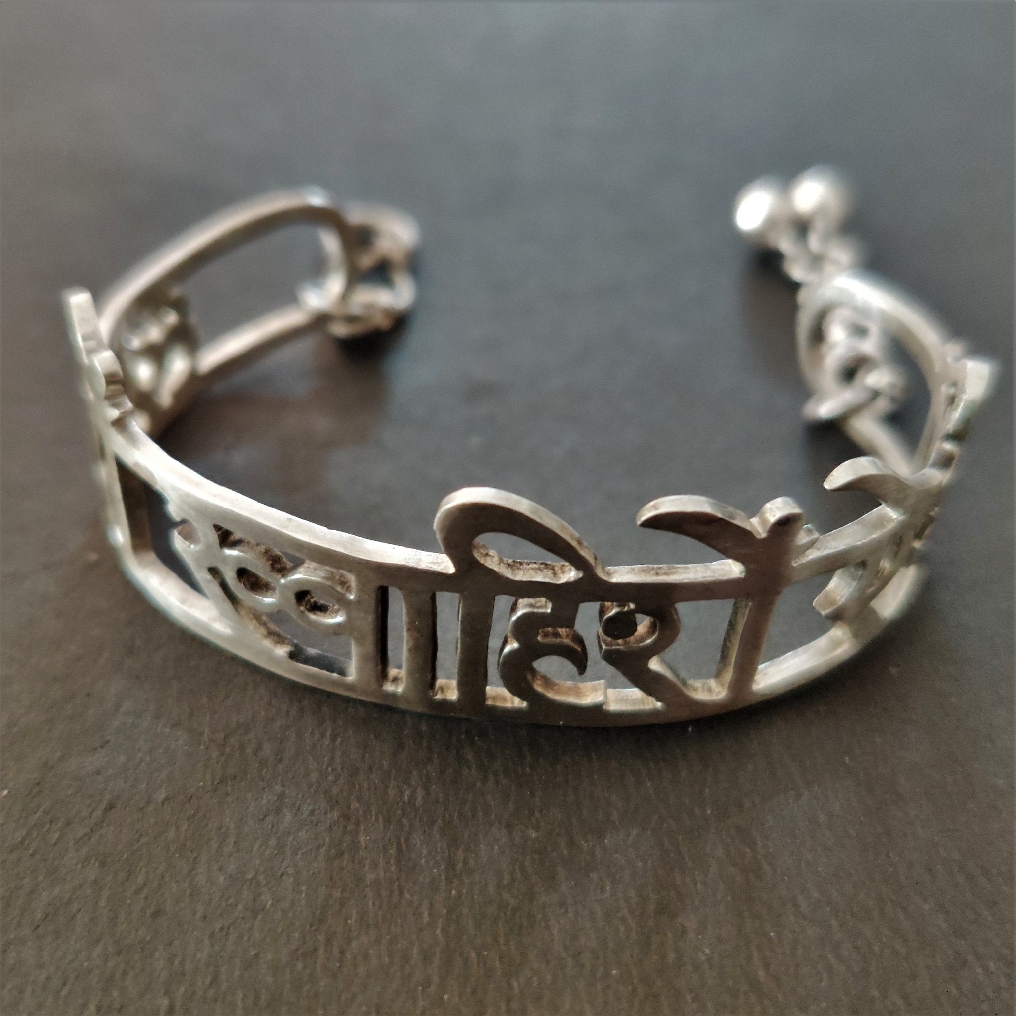 Hazaaron Khwahishein Aisi Bracelet - Quirksmith