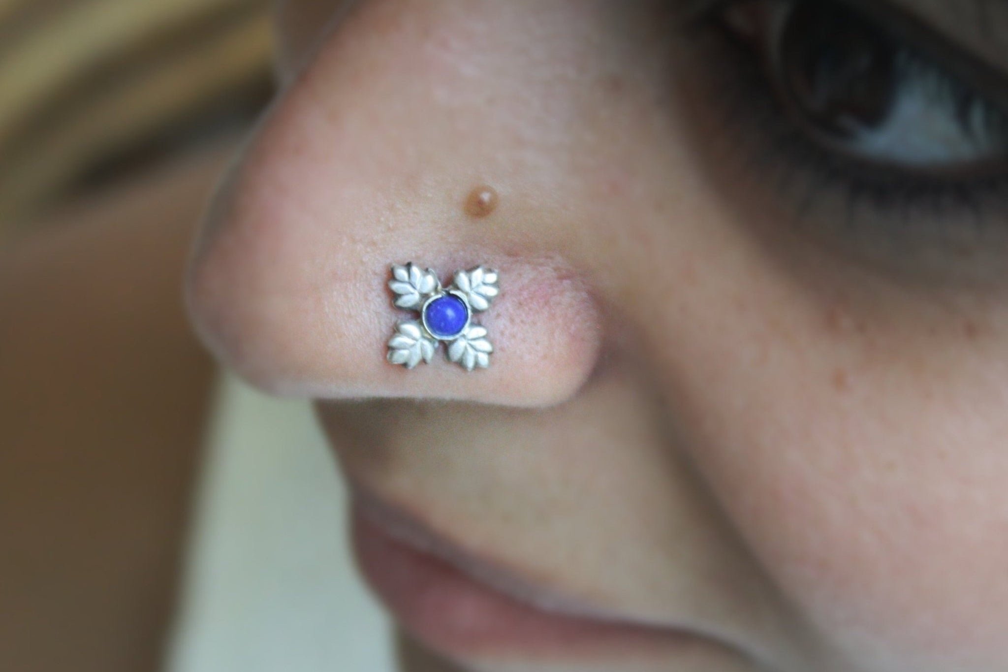 Lapiz Petals Nosepin (Screw) - Quirksmith