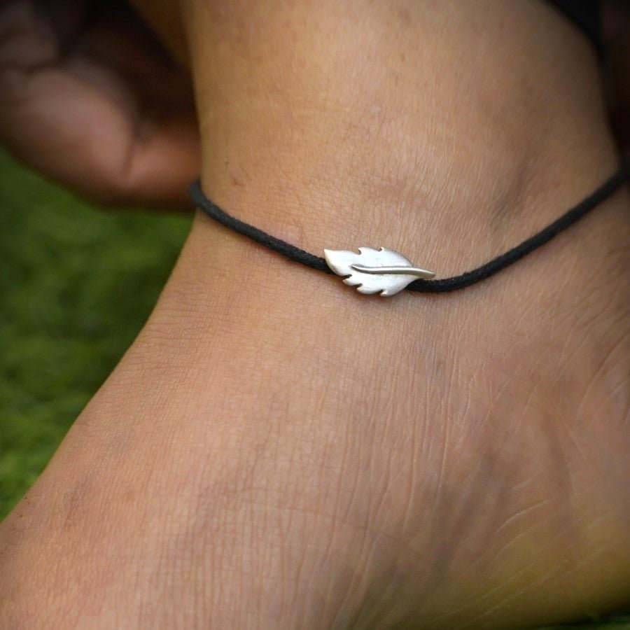 Leaf Nazarbattu (Nazariya) - String Tie - Quirksmith