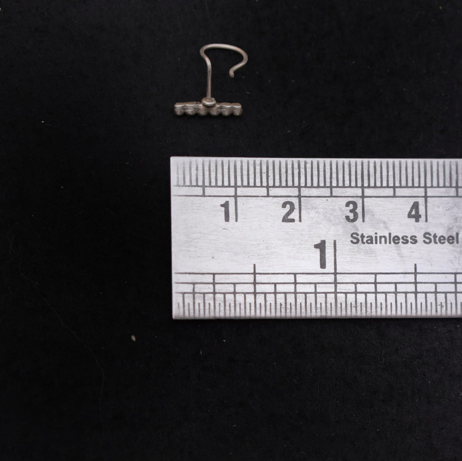 Linear Dot Nosepin Stud - Wire - Quirksmith