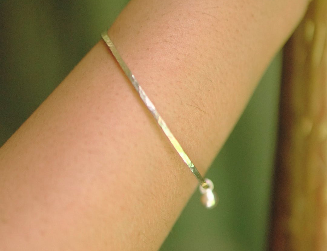 Minimalist bangle - Small to Medium - Quirksmith