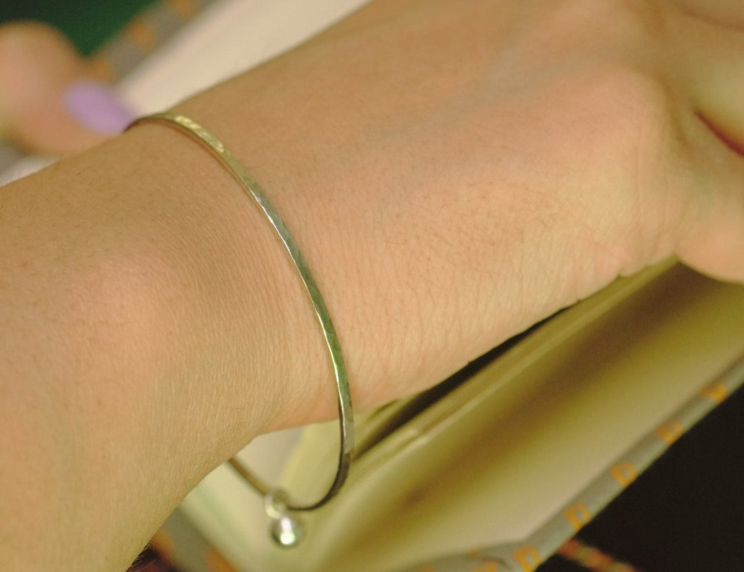 Minimalist bangle - Small to Medium - Quirksmith