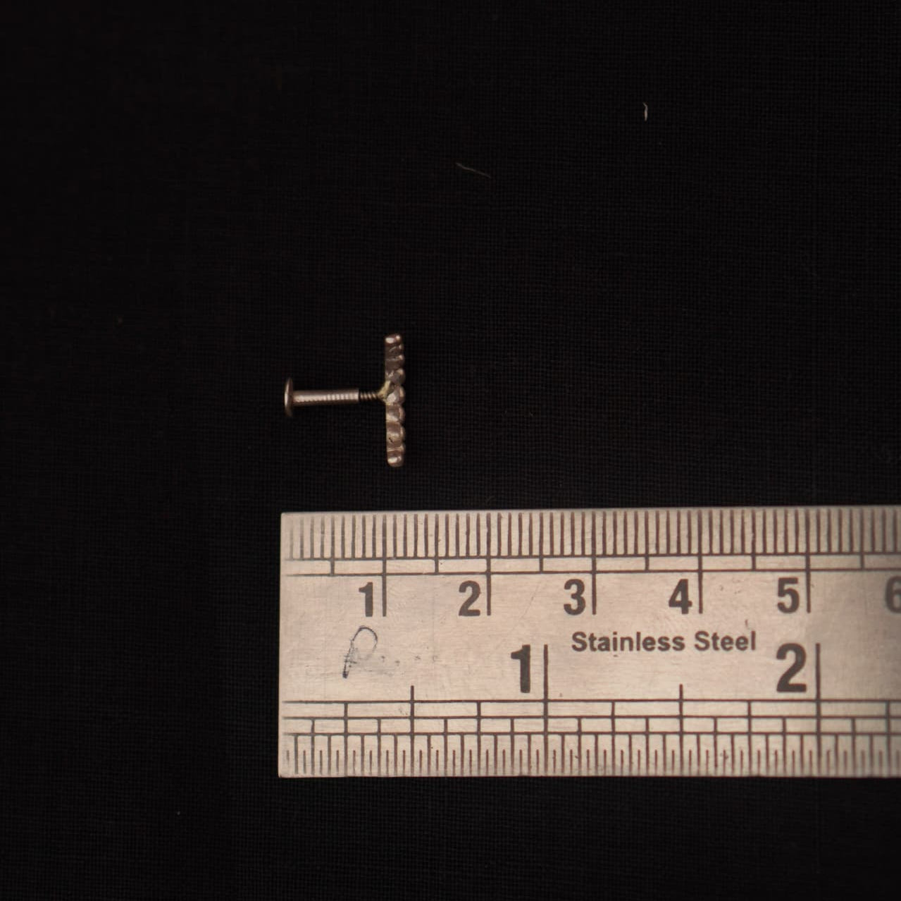 Muskaan Dot Nosepin Stud - Wire - Quirksmith