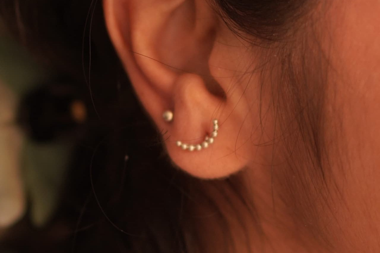 Muskaan Dot Nosepin Stud - Wire - Quirksmith