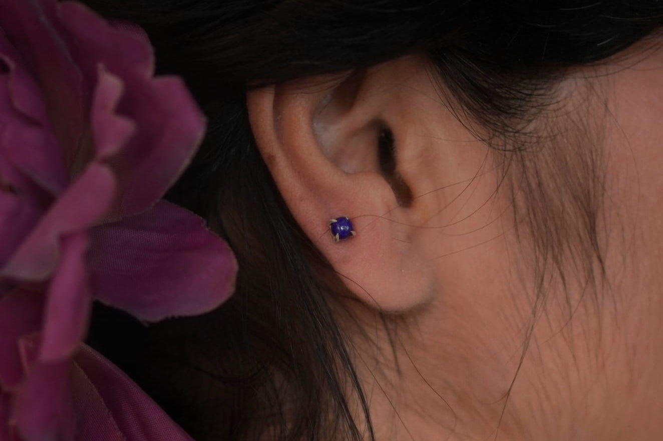 Nila Dot Nosepin Stud - Wire - Quirksmith