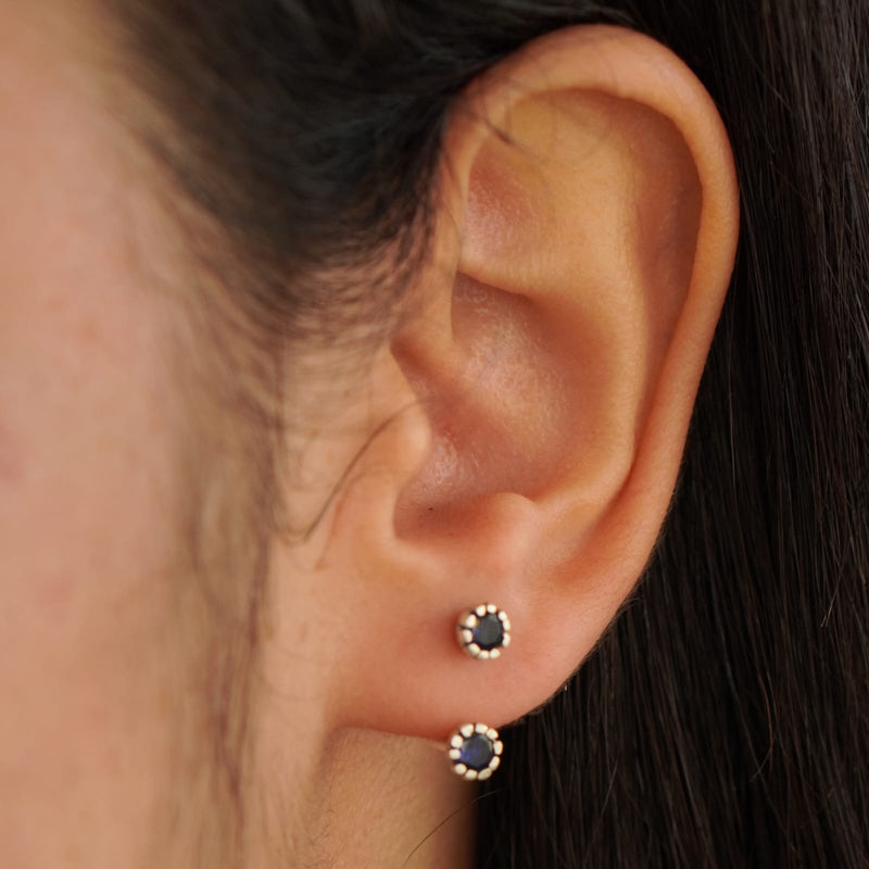 Nila Hug Earrings - Quirksmith