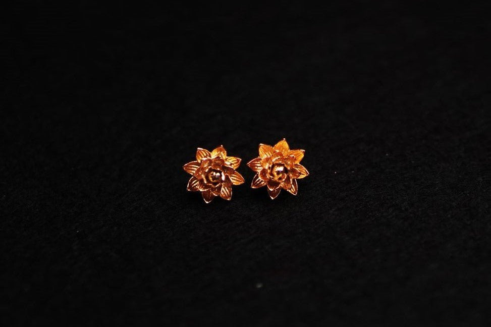 Niloufer Stud Earrings - Quirksmith