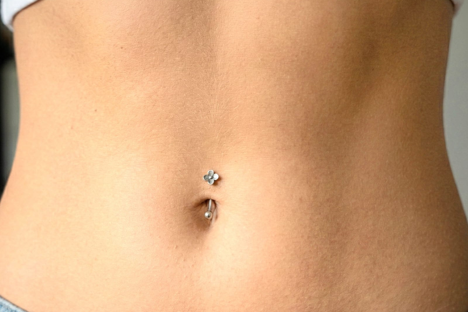 Tiny Flower Belly Ring - Single Piece - Quirksmith