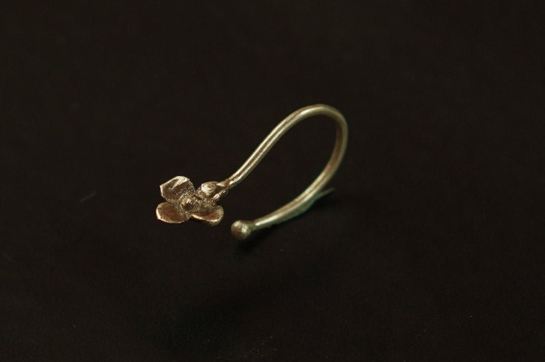 Tiny Flower Lip Clip - Quirksmith