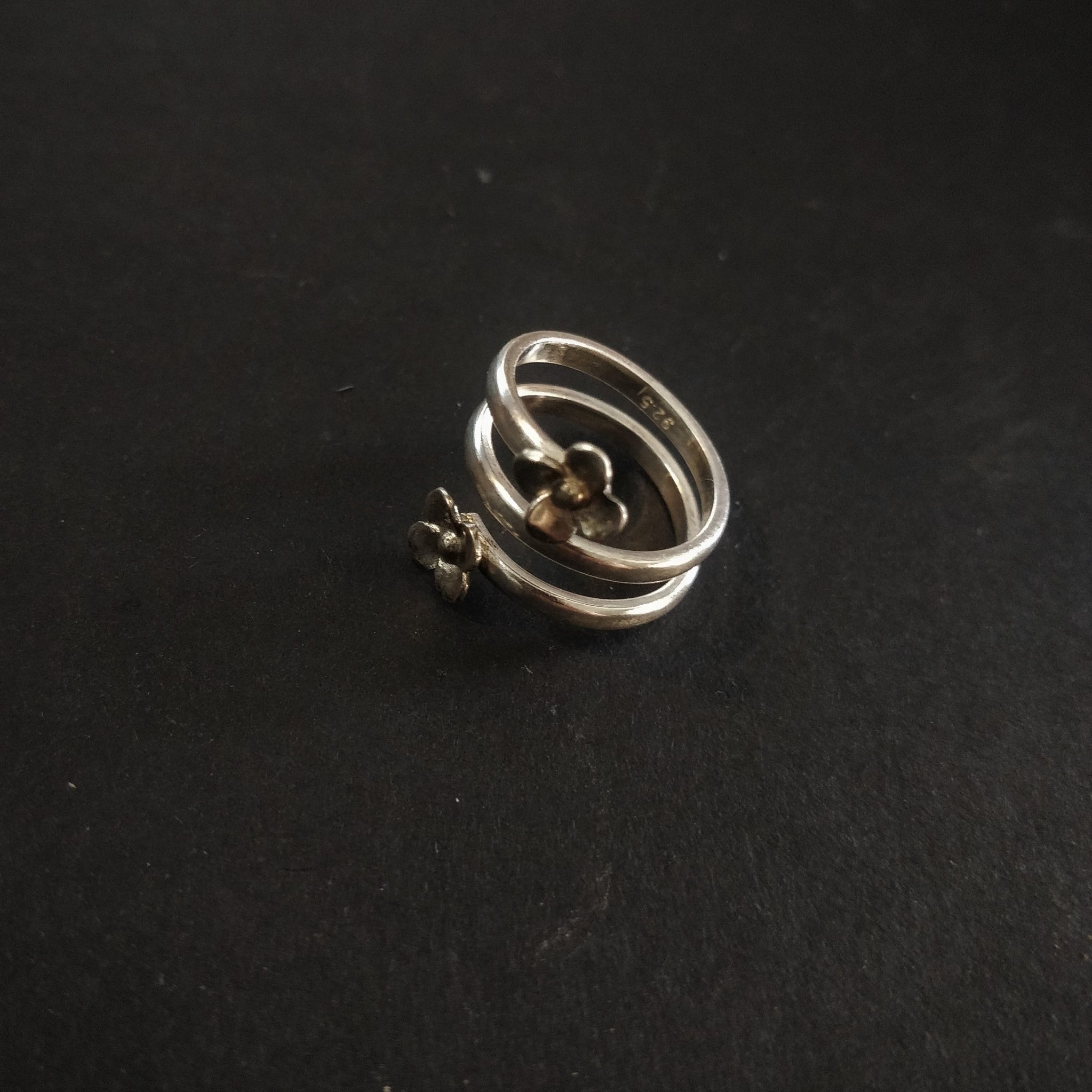 Tiny Flower Toe Ring - Single Piece - Quirksmith