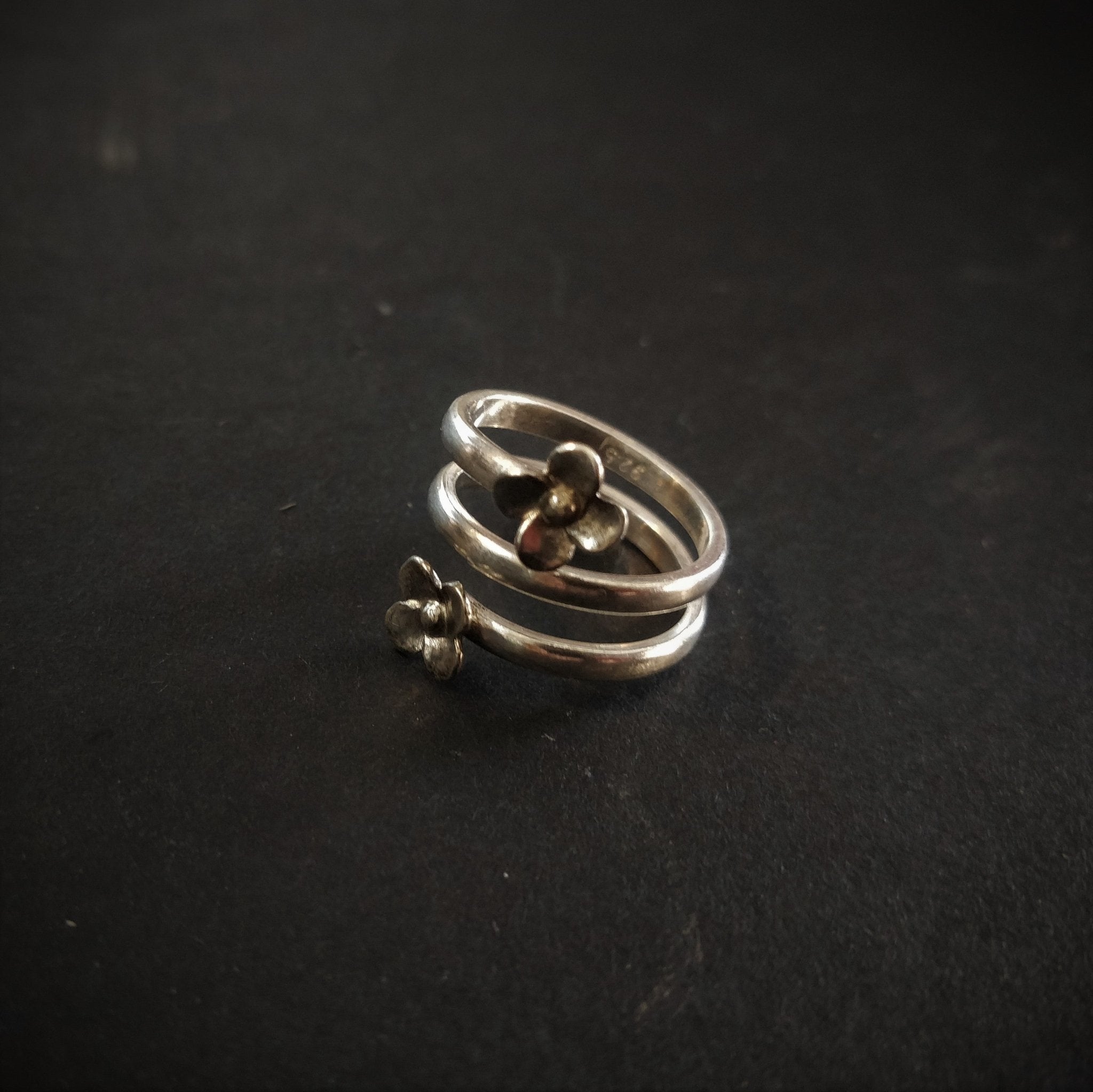 Tiny Flower Toe Ring - Single Piece - Quirksmith