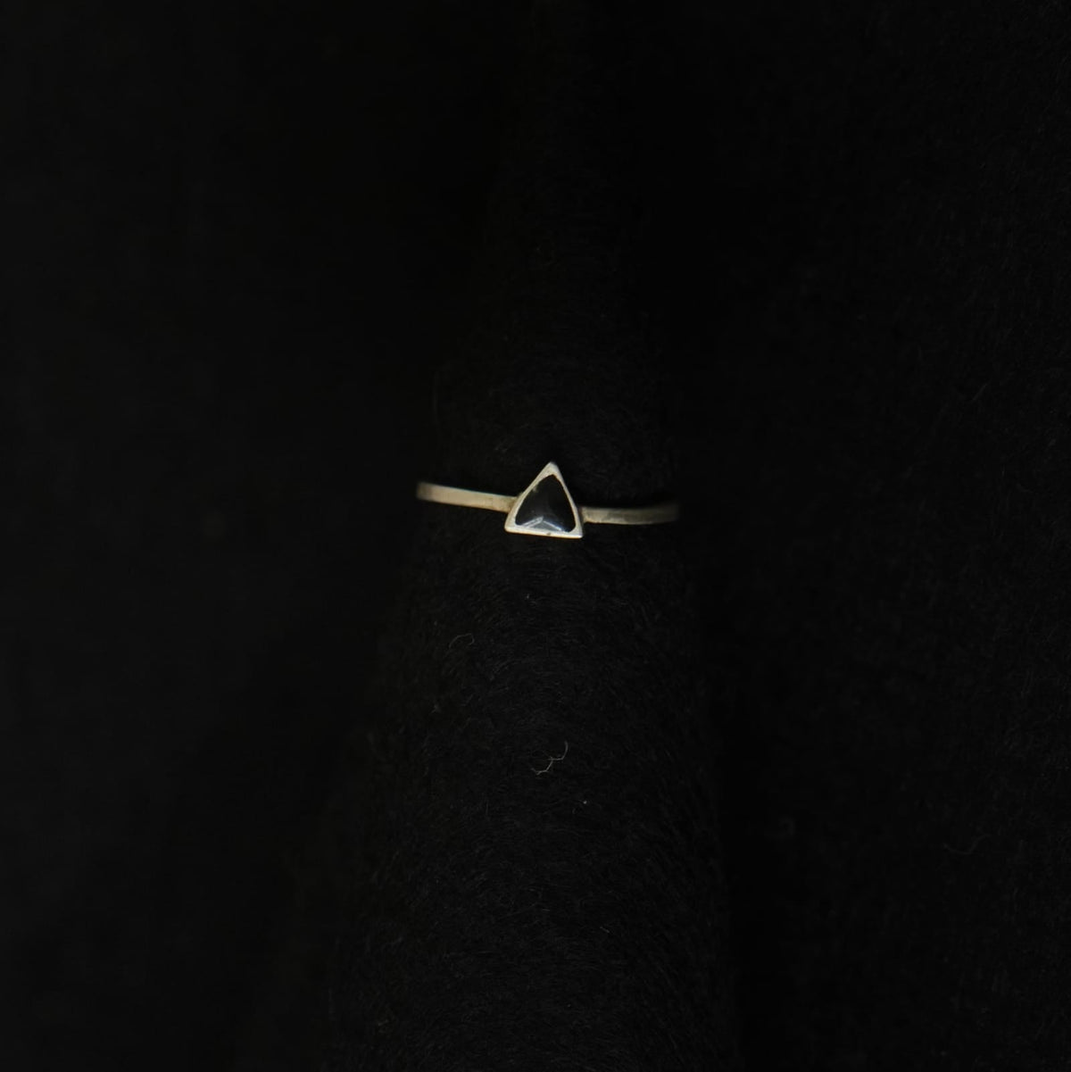 Trajva Black Trikone Ring-S/M - Quirksmith