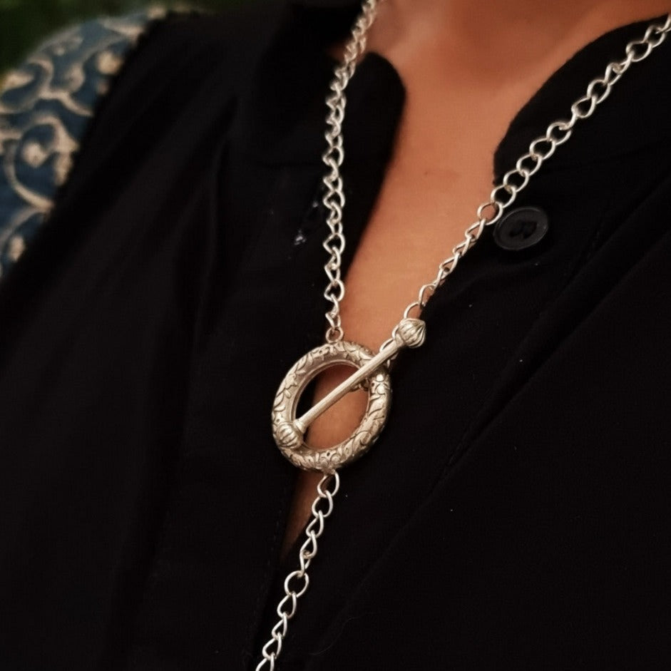 The History of the Chain Necklace | Shane Co.