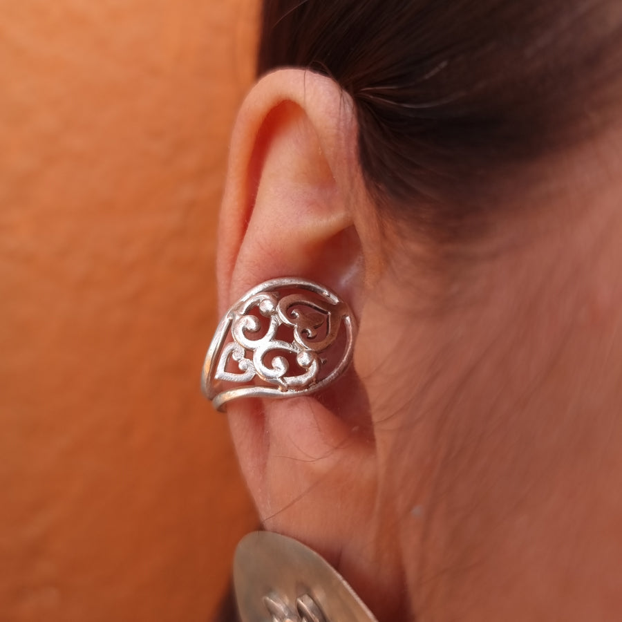 Buy online unique silver ear clips from Quirksmith - Adalaj Jaali Earclip