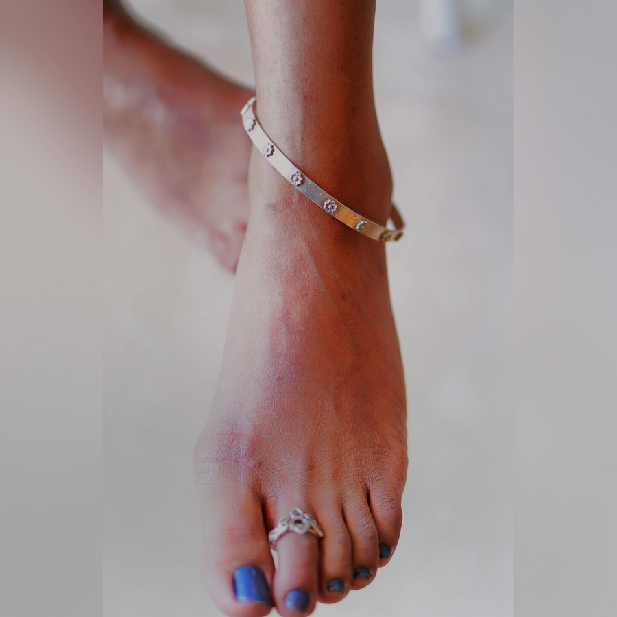 Buy Silver Anklets Online In India - Shiuli Anklet Kada from Quirksmith