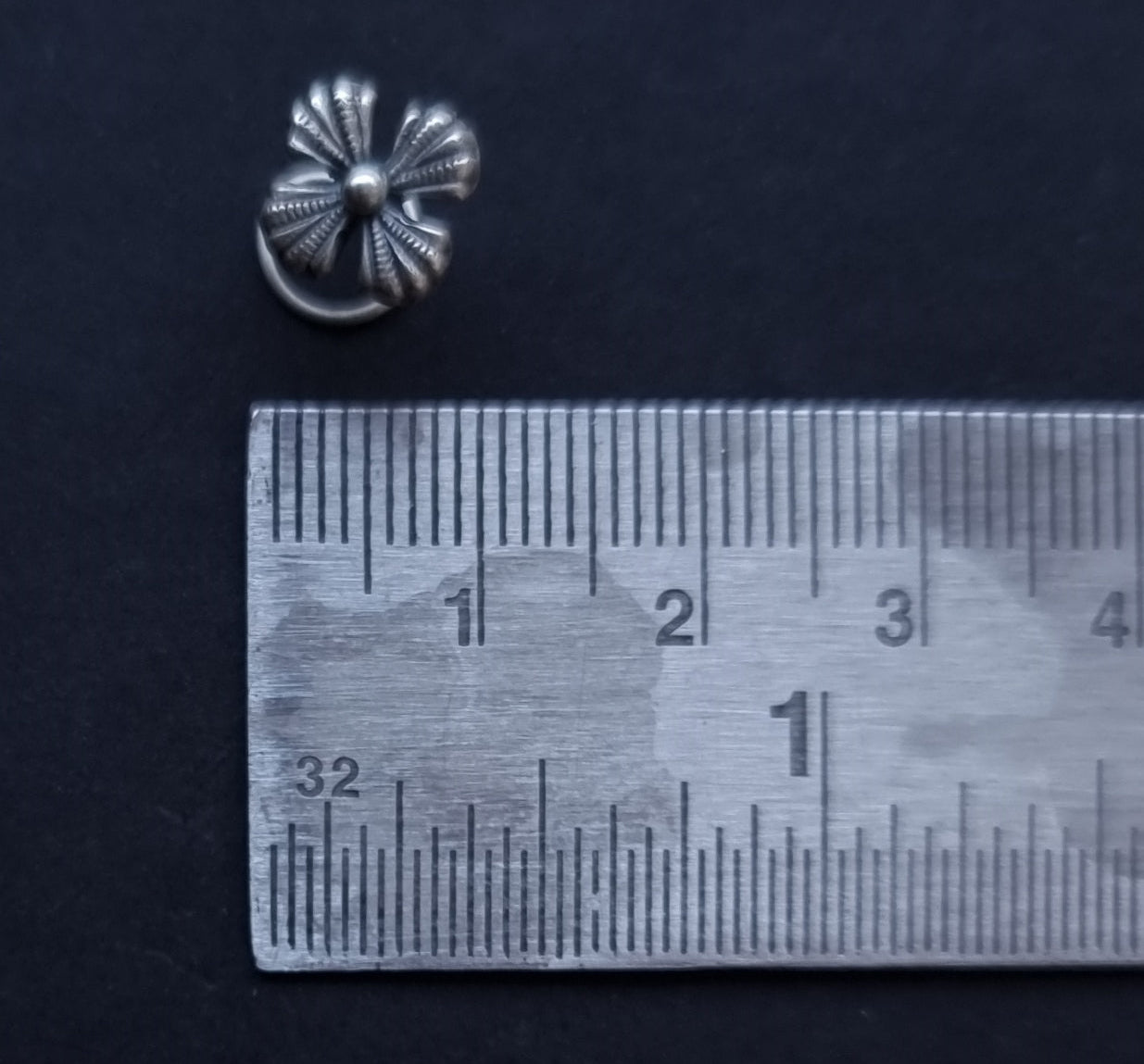 Textured Petals Nosepin - Wire - Quirksmith